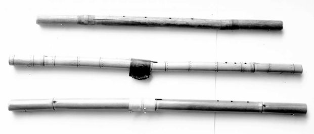 Yuma Transverse and Vertical Flutes from [Densmore 1932], plate 25
